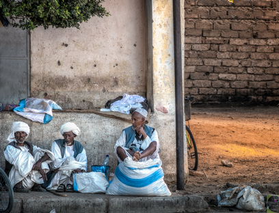 Uomini a Cheren Eritrea.png
