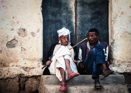 Uomini per le vie di Cheren Eritrea.png