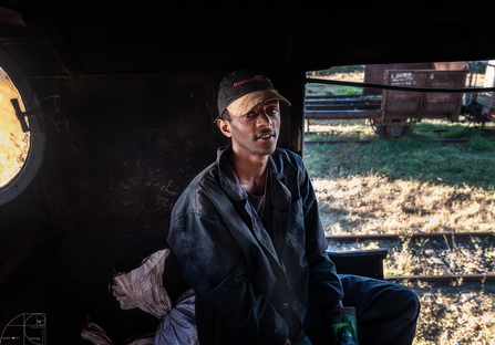 operaio treno asmara.png